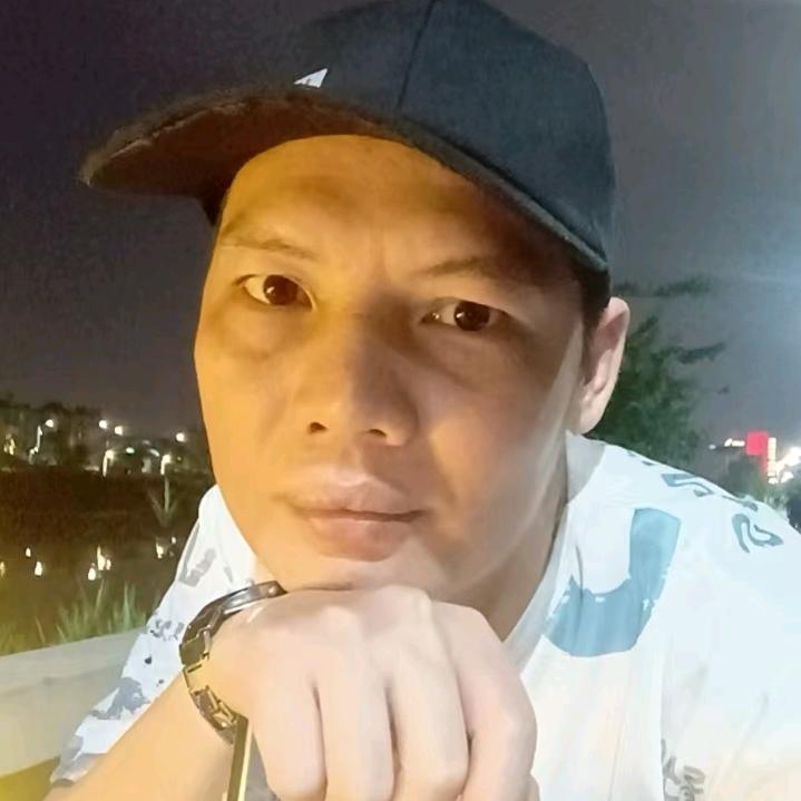 哭着吻你