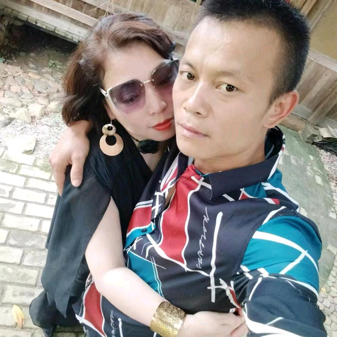 收破烂的小男孩