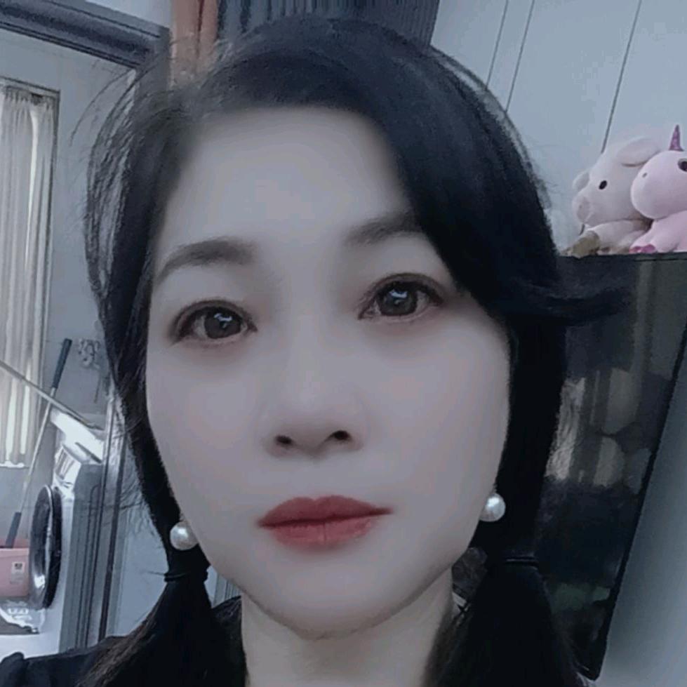 开心的李姐😀