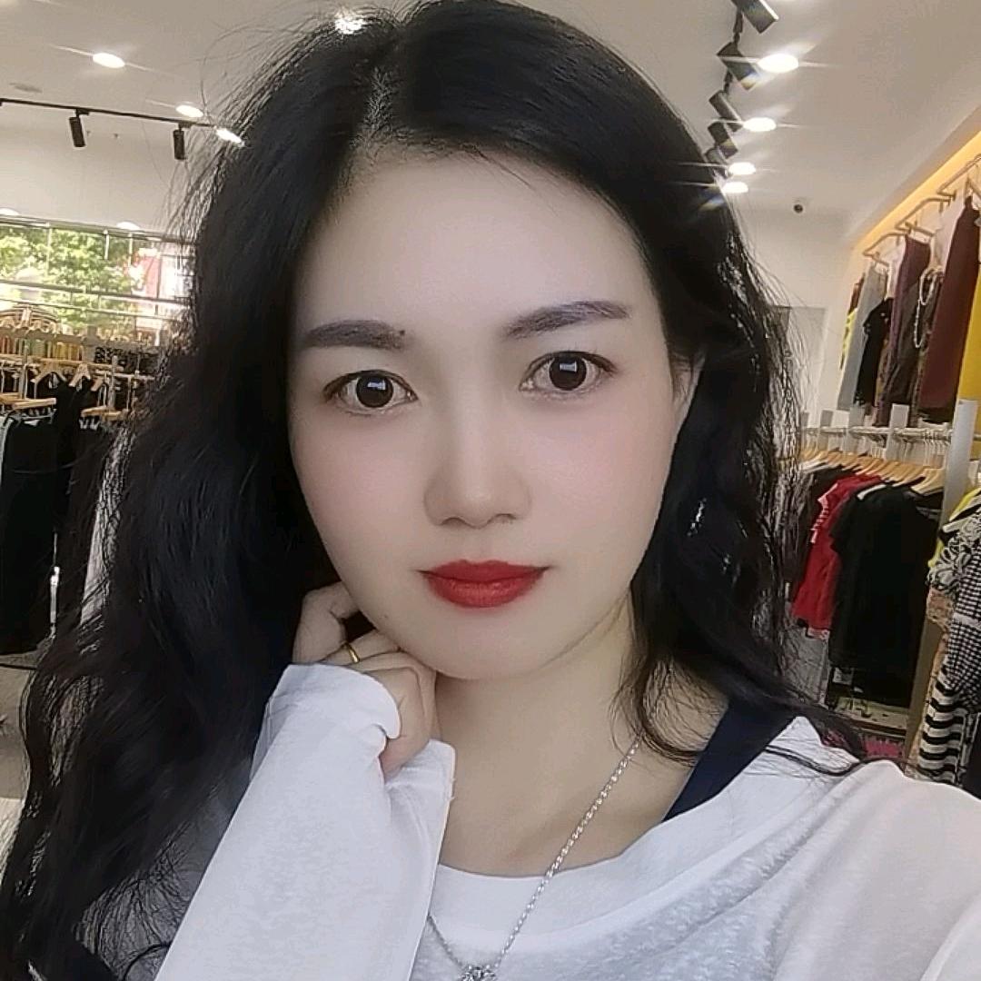 松滋市刘家场亮点国际服装店(谢绝连赞)