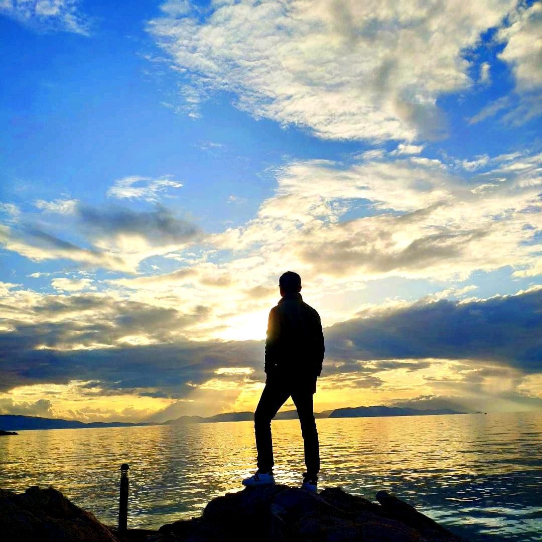 爱旅游的名扬君