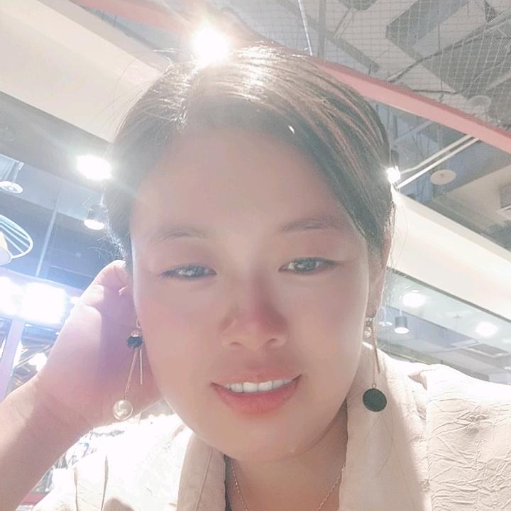 色彩内衣  娟子