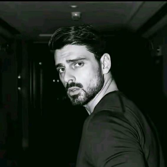 ♚aKRaM🌠