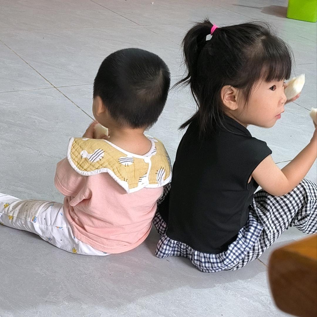 小柒带俩饱