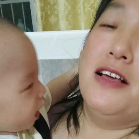 我的双胞胎孙子。