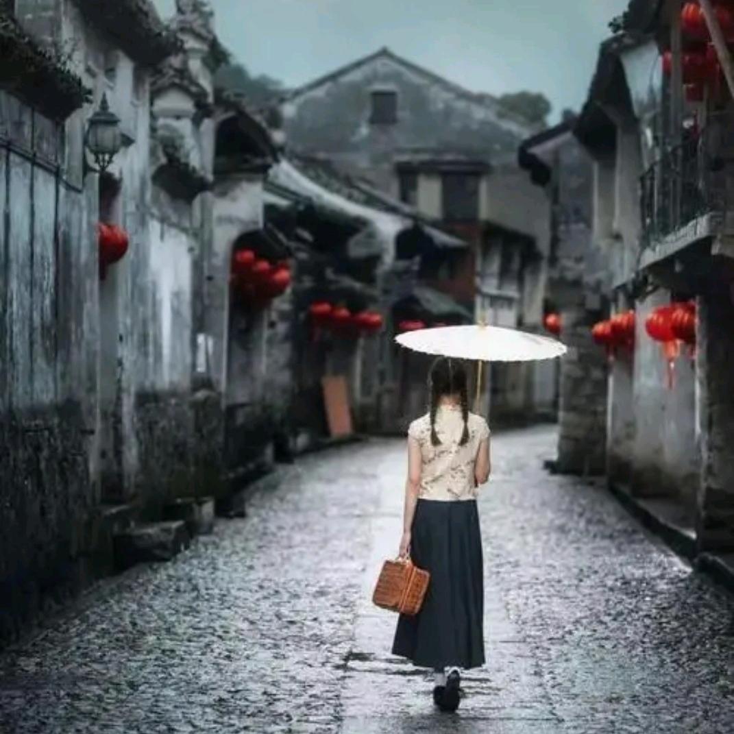 💦雨中的油纸伞