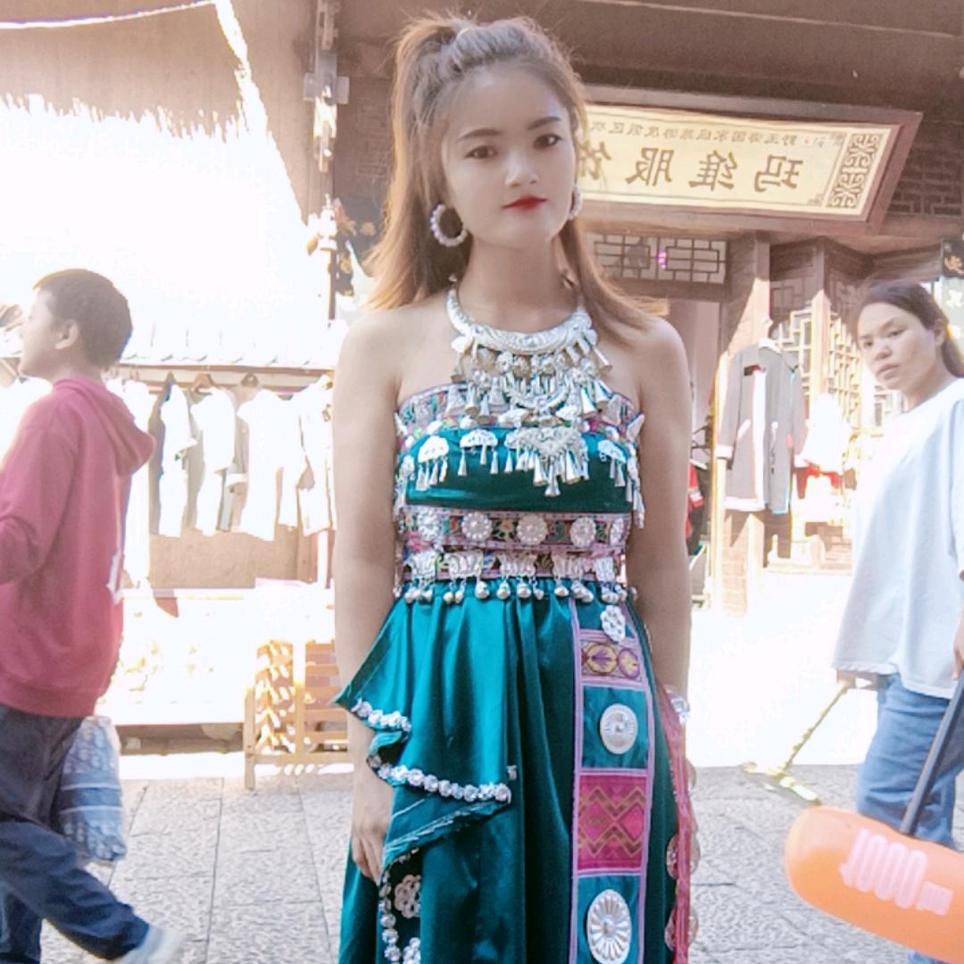赵家二小姐。拒绝私聊