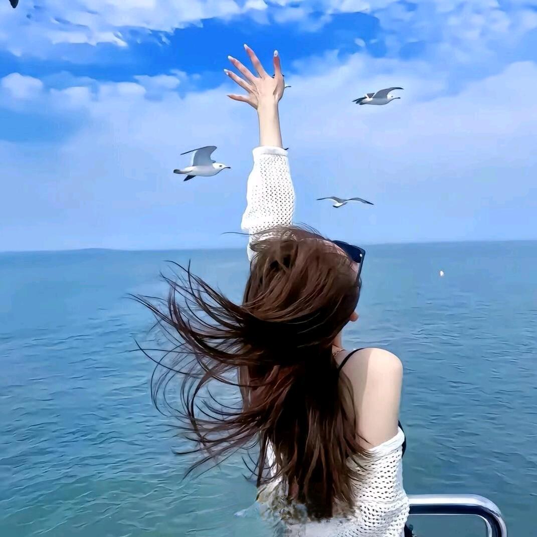 小小何