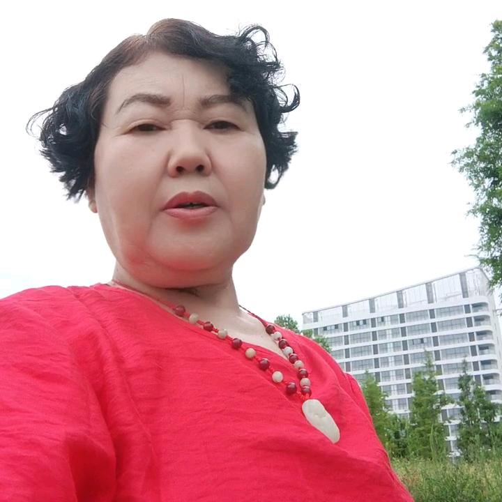 李芳