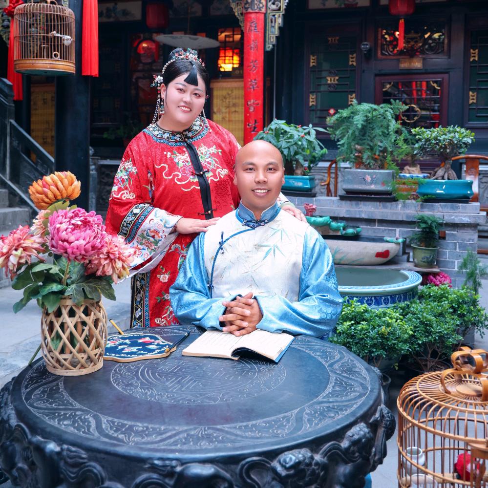 辉煌盛世传媒演艺——小妮子