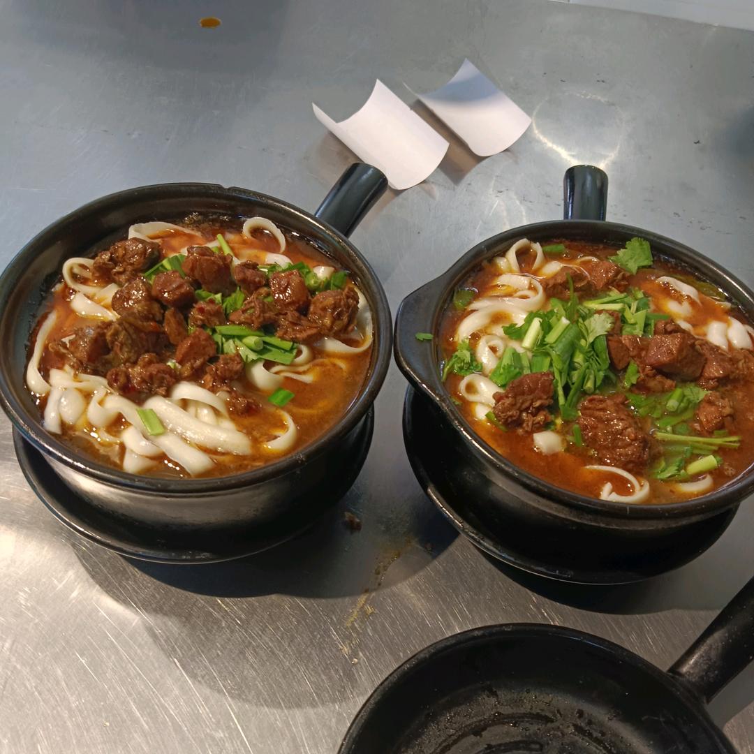 鲜炒鸡\砂锅刀削面