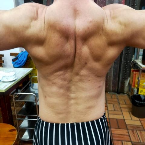 爱健身的老男孩
