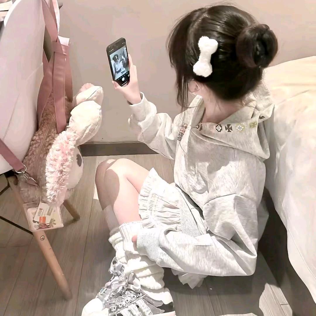 小哭包^头像
