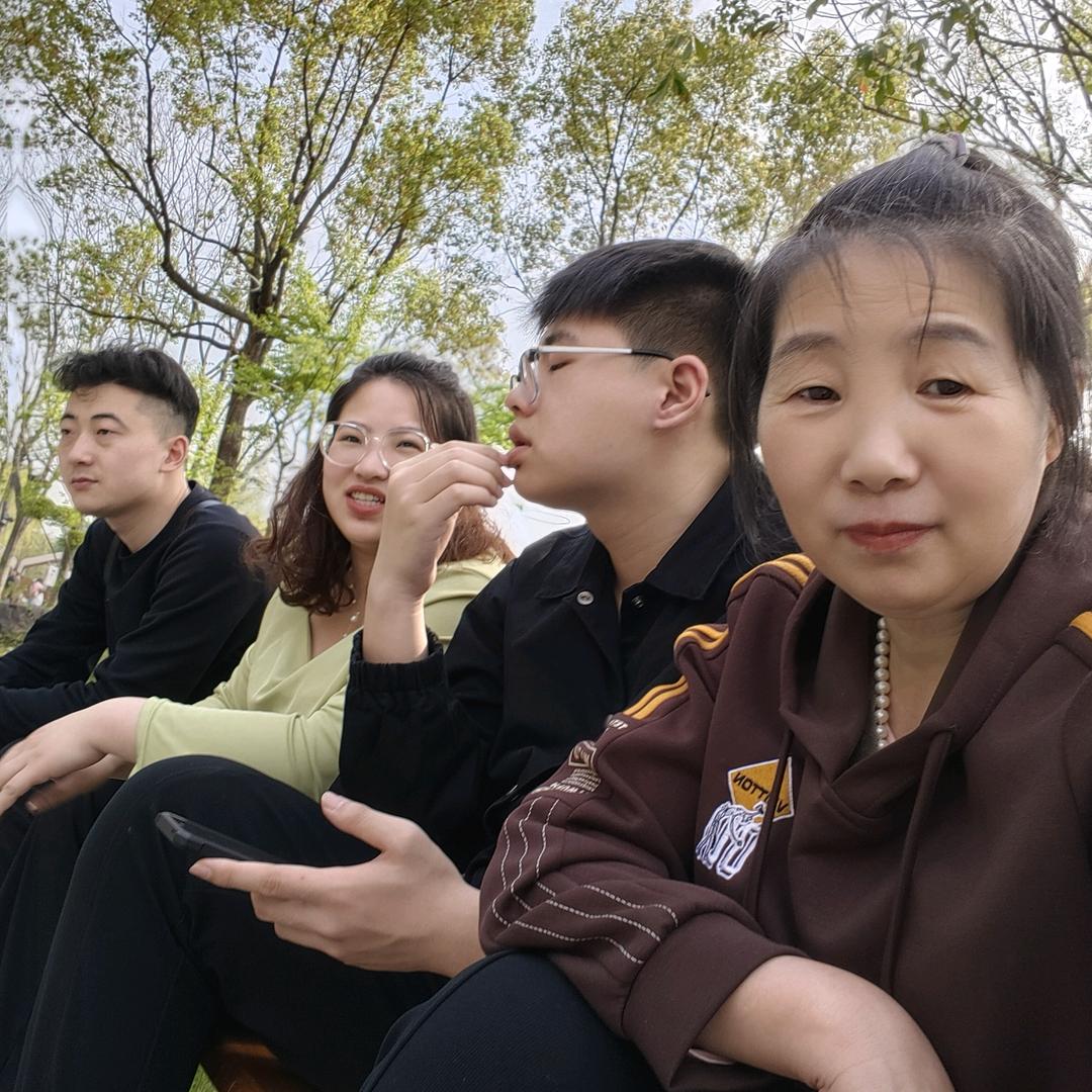 王耀华十在火山