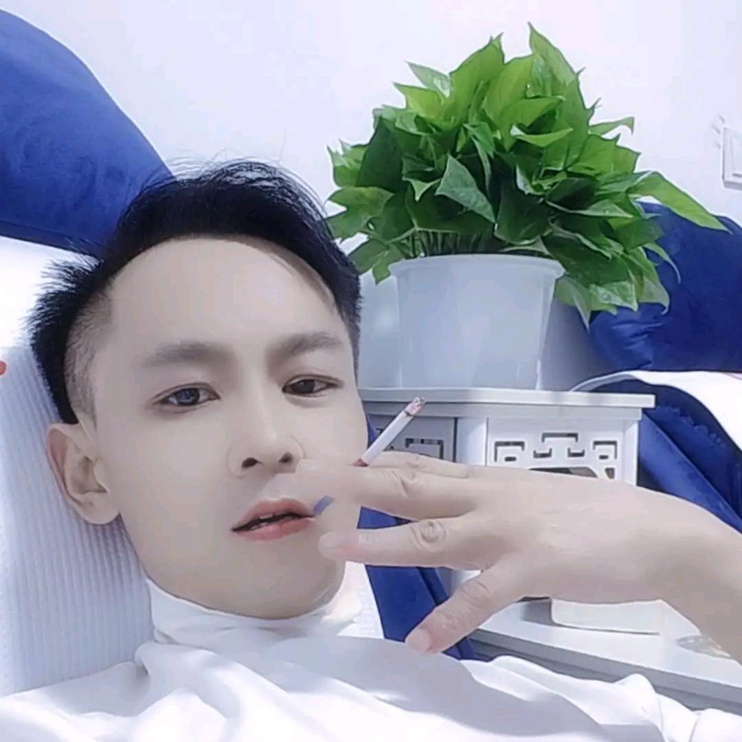 (´｡✪ω✪｡｀)岁月(^_^) 静好