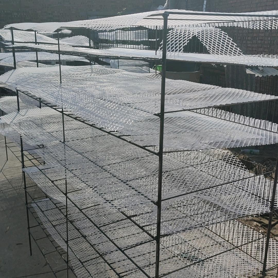 出售鹌鹑小苗，青年苗，笼具，一条龙服务