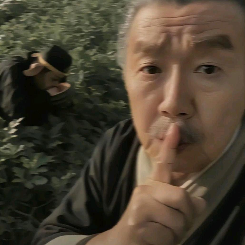 🌈🌈附耳一记上钩拳