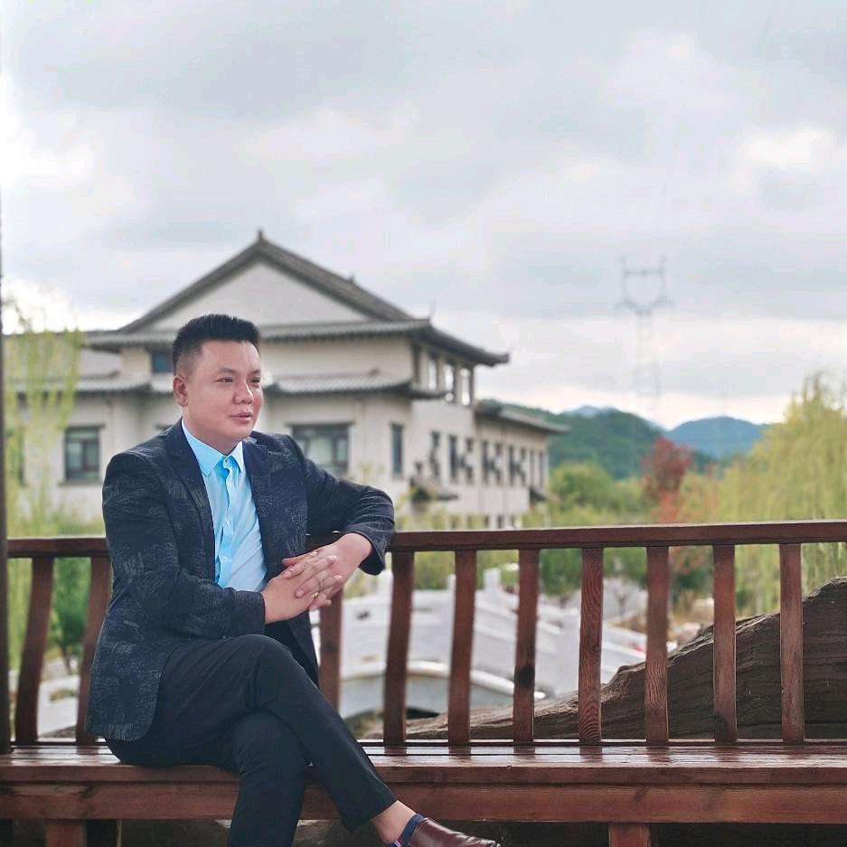 @华毅