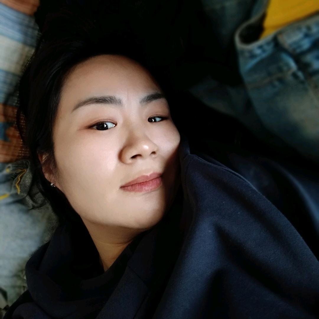 冰层下的鱼儿