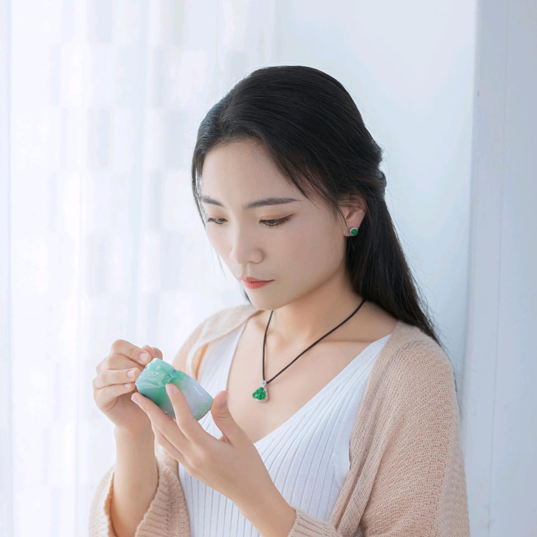 杨国丽翡翠珠宝店玉雕