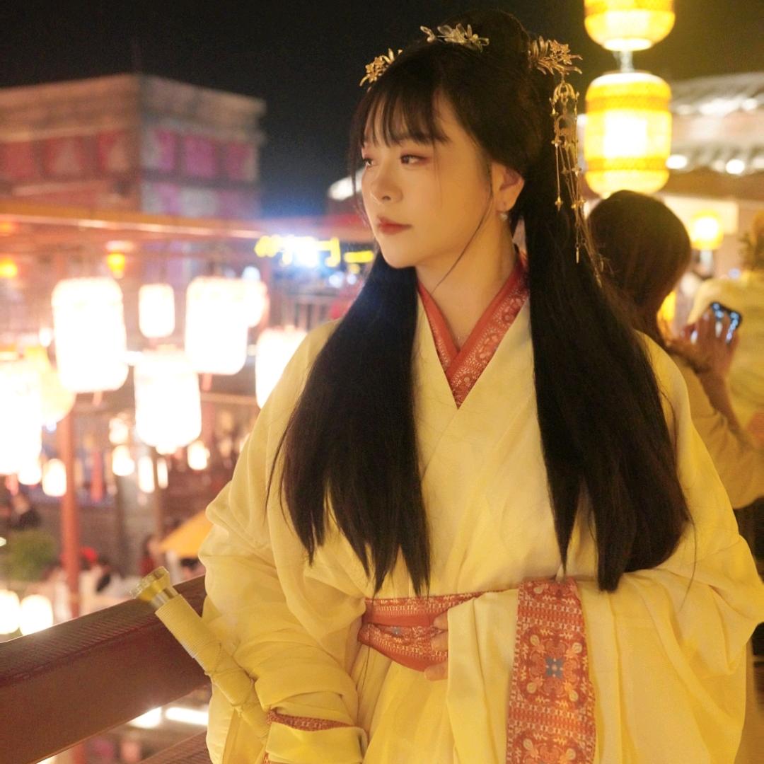亮亮
