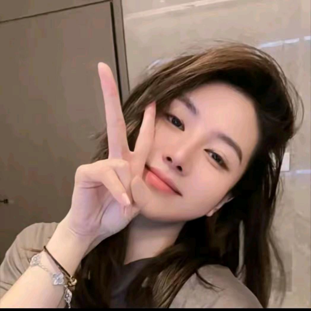 月月不吃鱼（时尚穿搭）