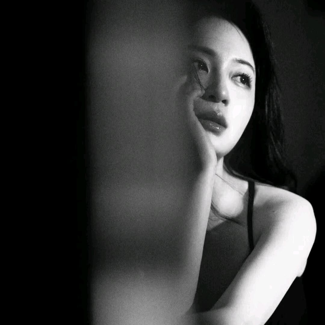 ︋︋︋︋︋   ㅤㅤㅤㅤ不萌还很贱