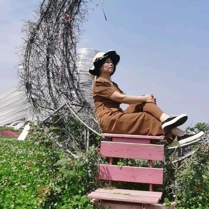 笑着( ᵒ̴̶̷̤໐ᵒ̴̶̷̤ )退场