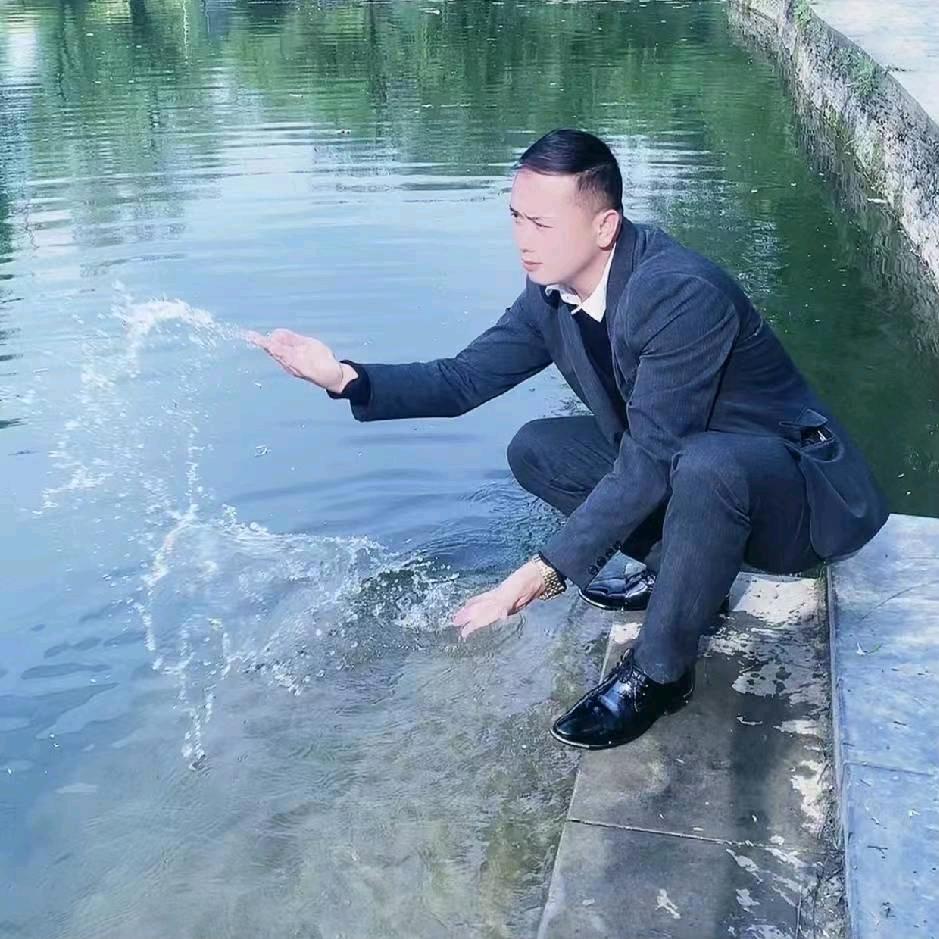 鑫顺源二手车交易批发市场卢林