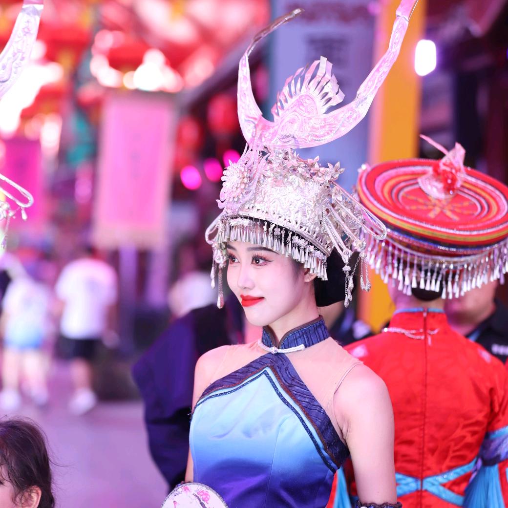 千古情痴心静