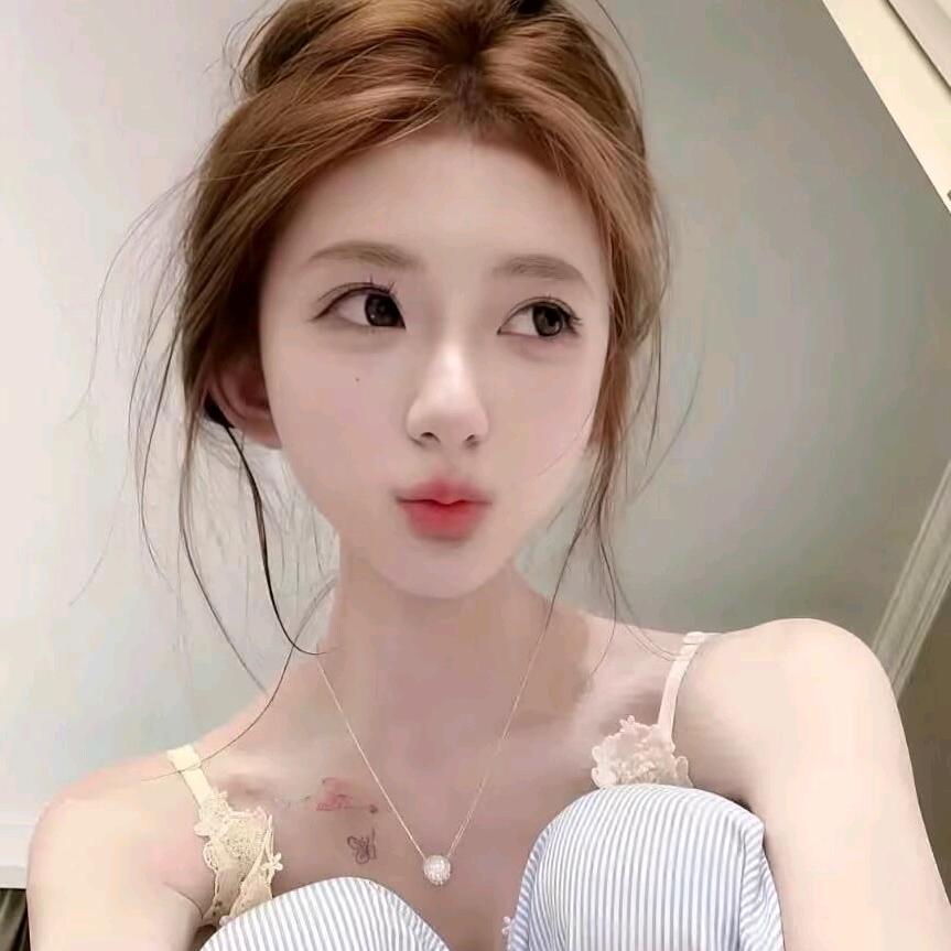 腼腆小美