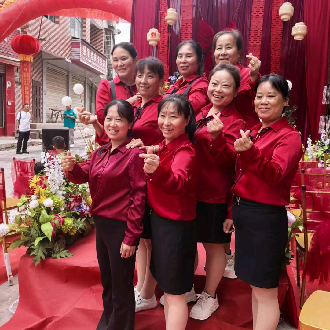 蚕忙女子管乐队海婵
