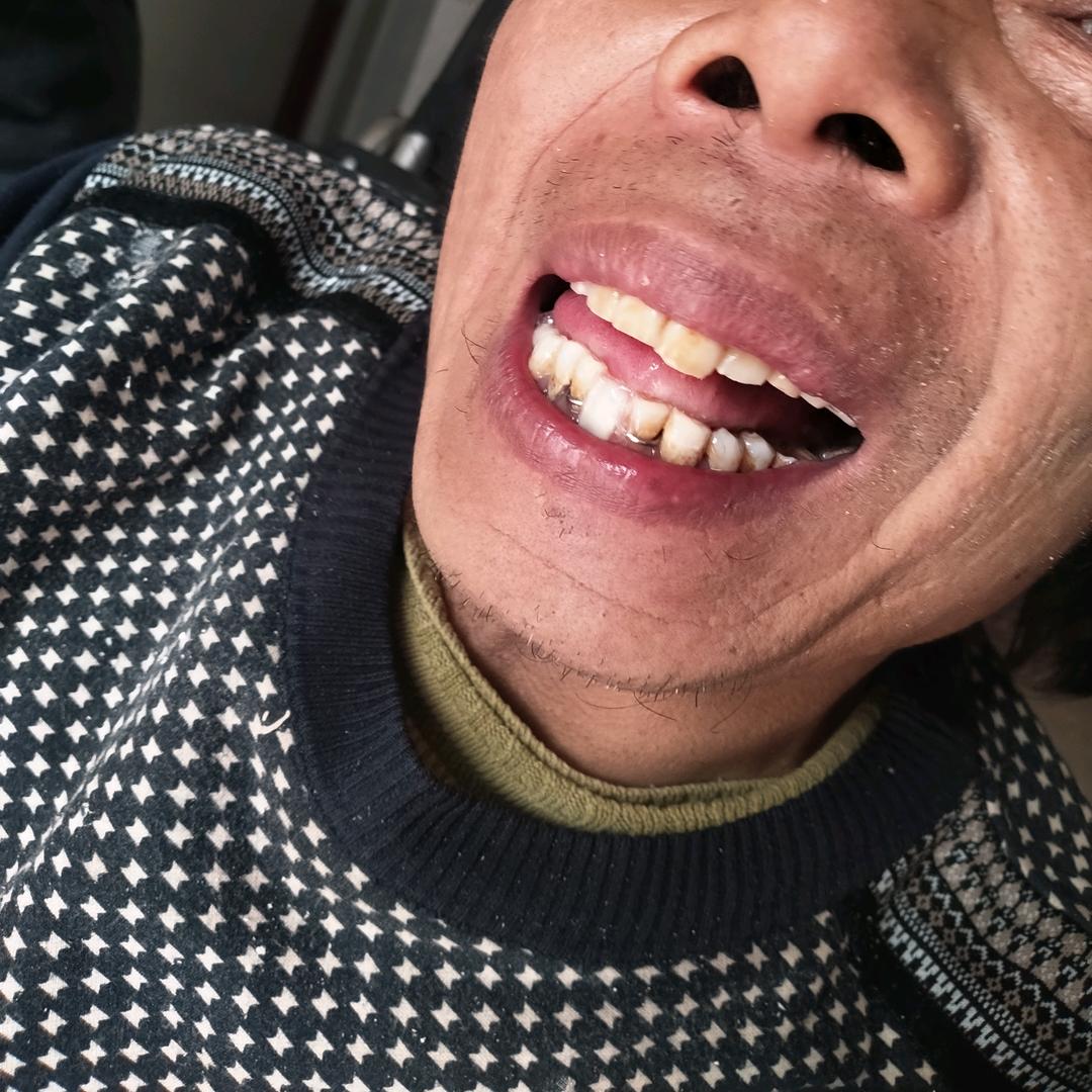 李信。