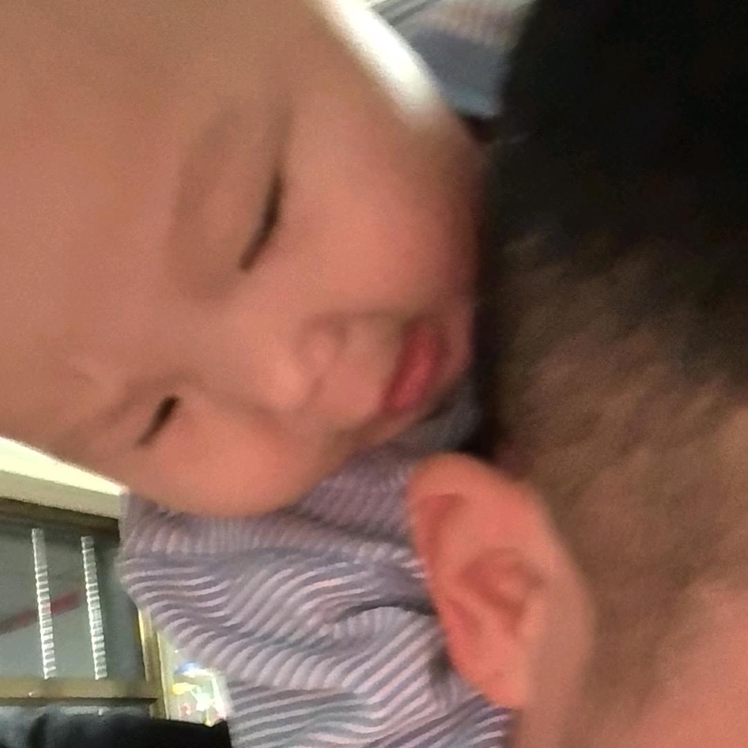 余七七