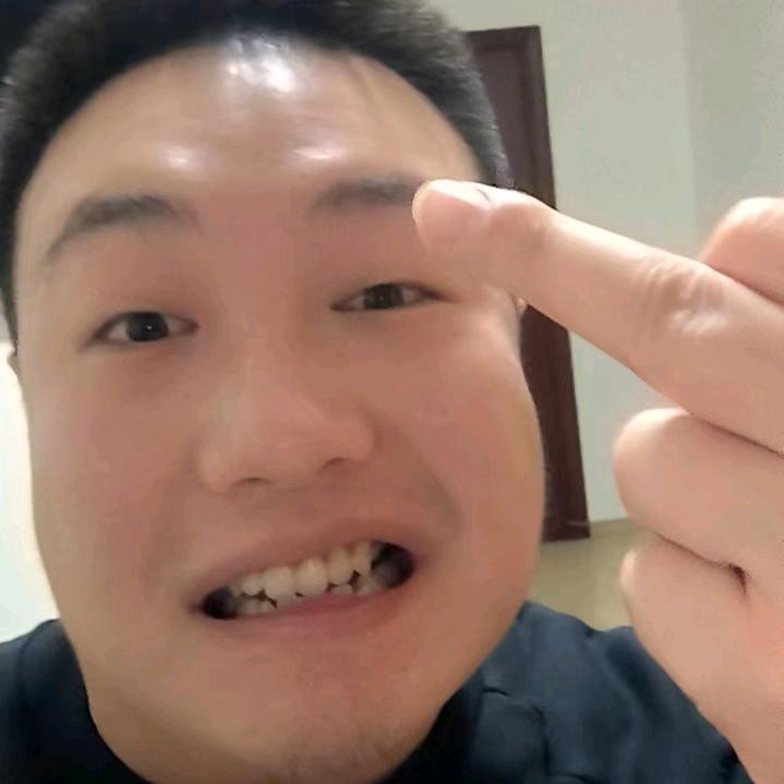 男25岁爱玩美国干瞪眼