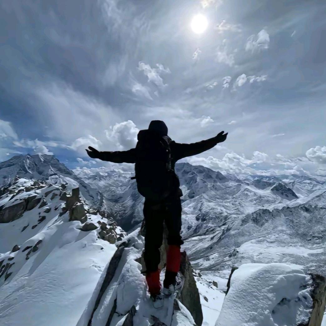 o▬▬|▅▅▅▆▆▇◤