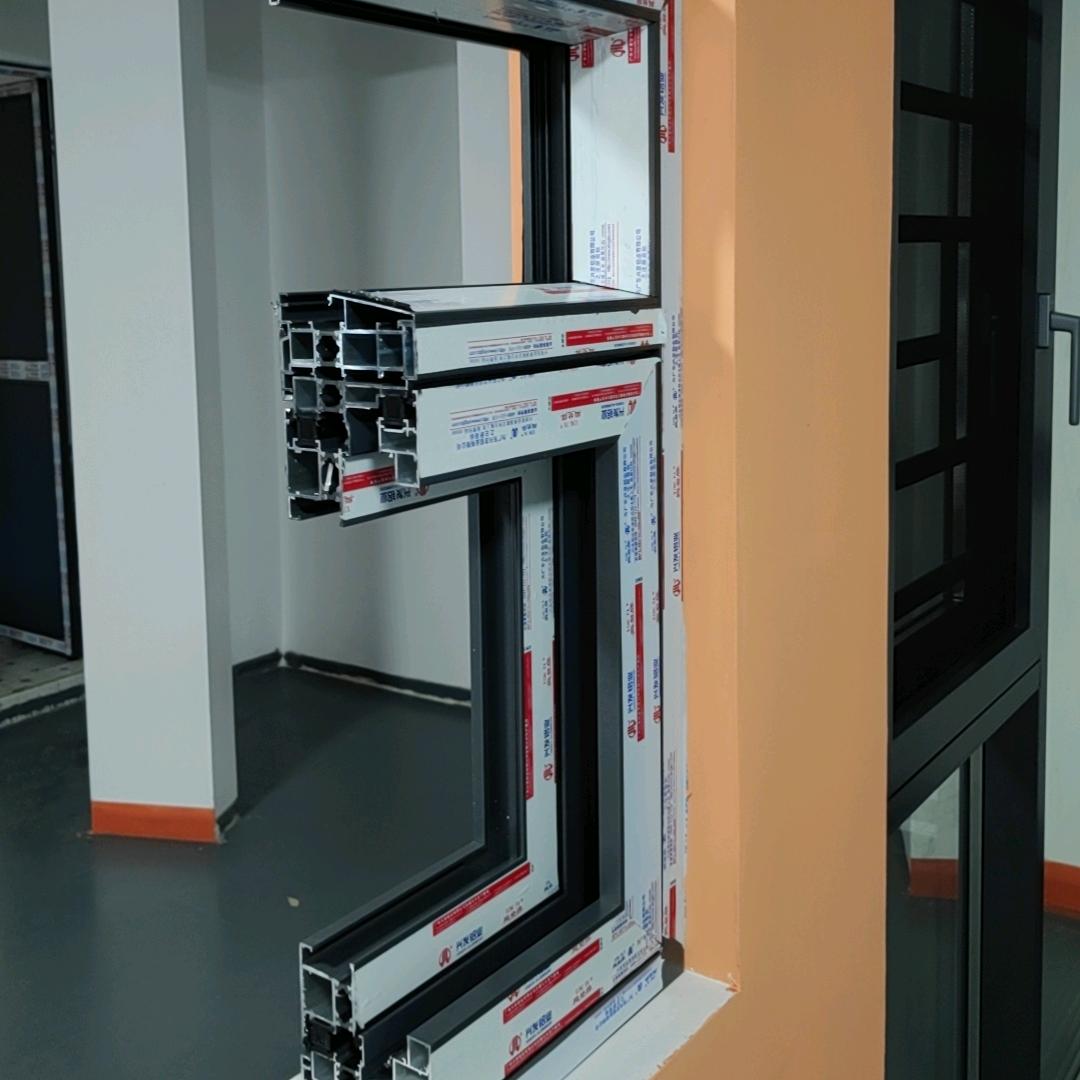 深圳市龙华区晶科门窗厂