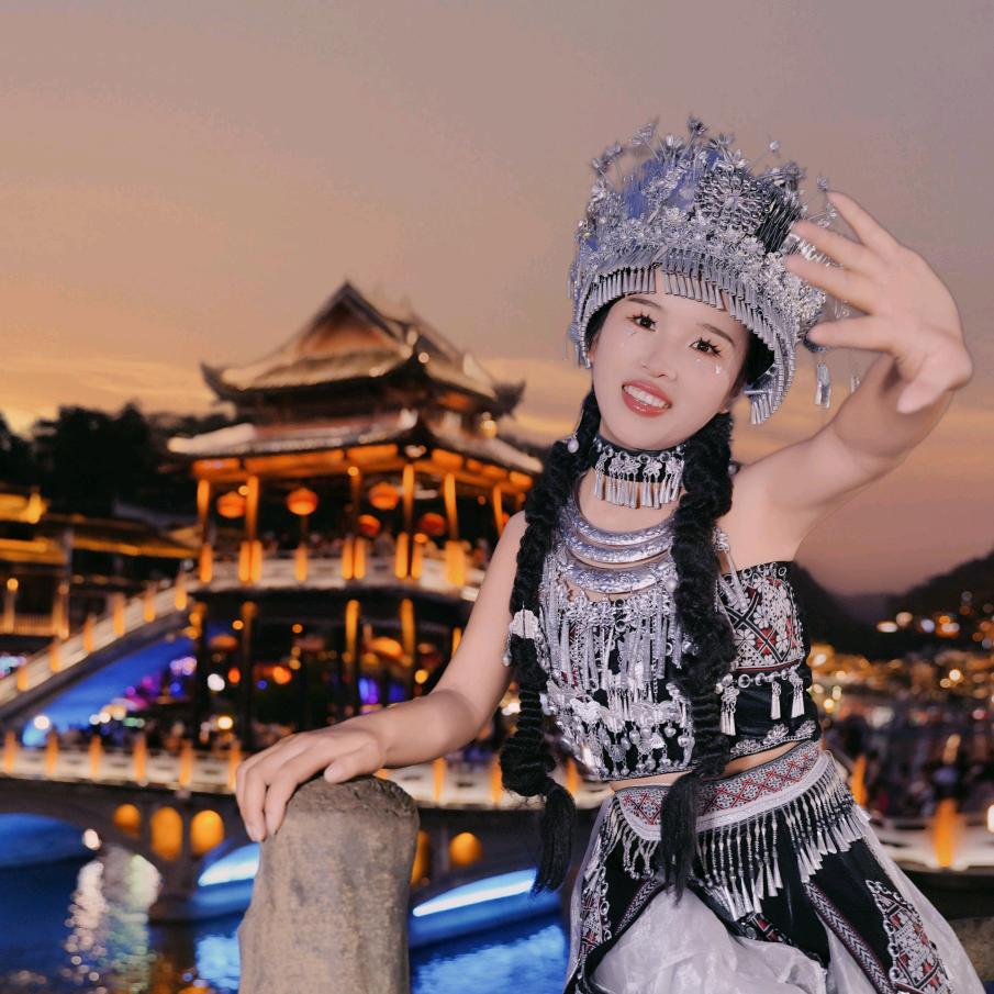 梨子@🤗🤗🤗🤗