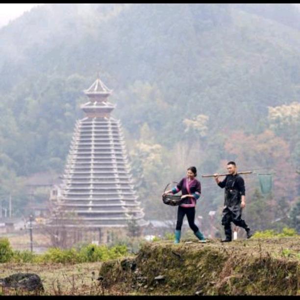 我们在龙胜江口