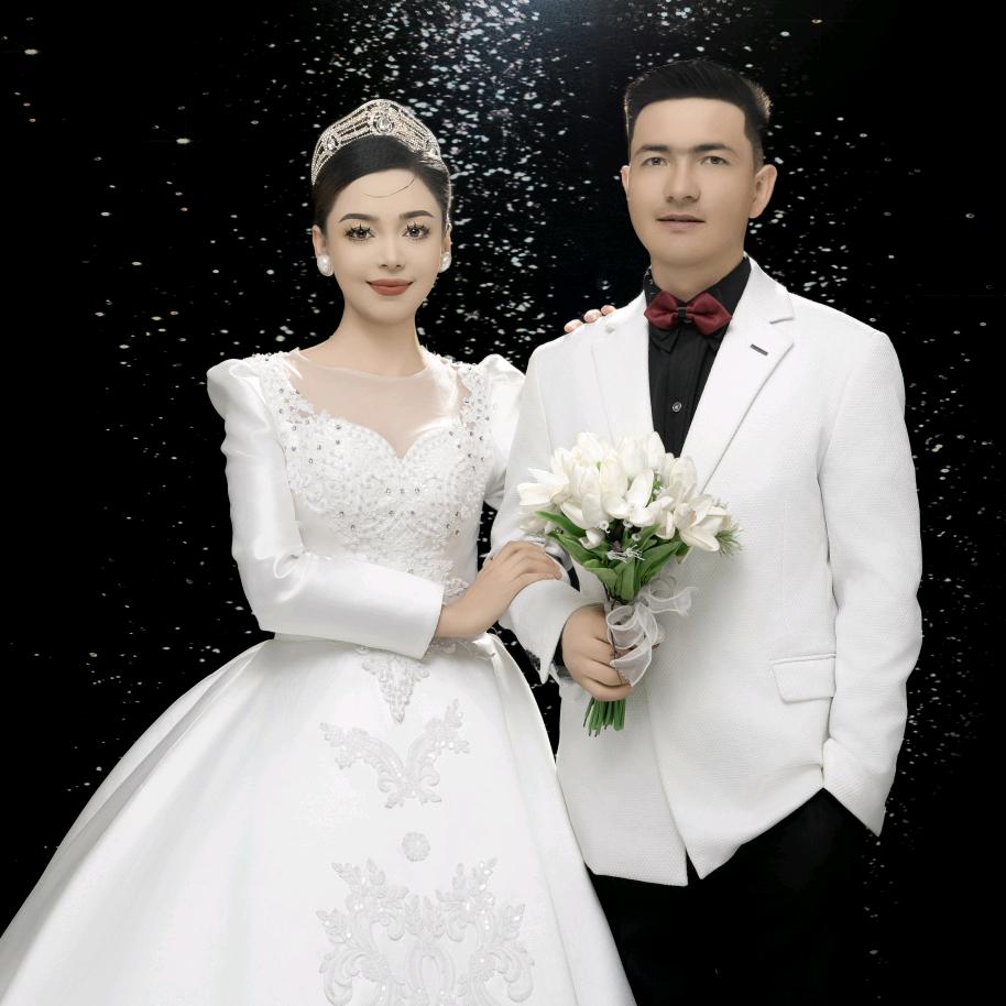 民丰爱丽纳斯百货工作室