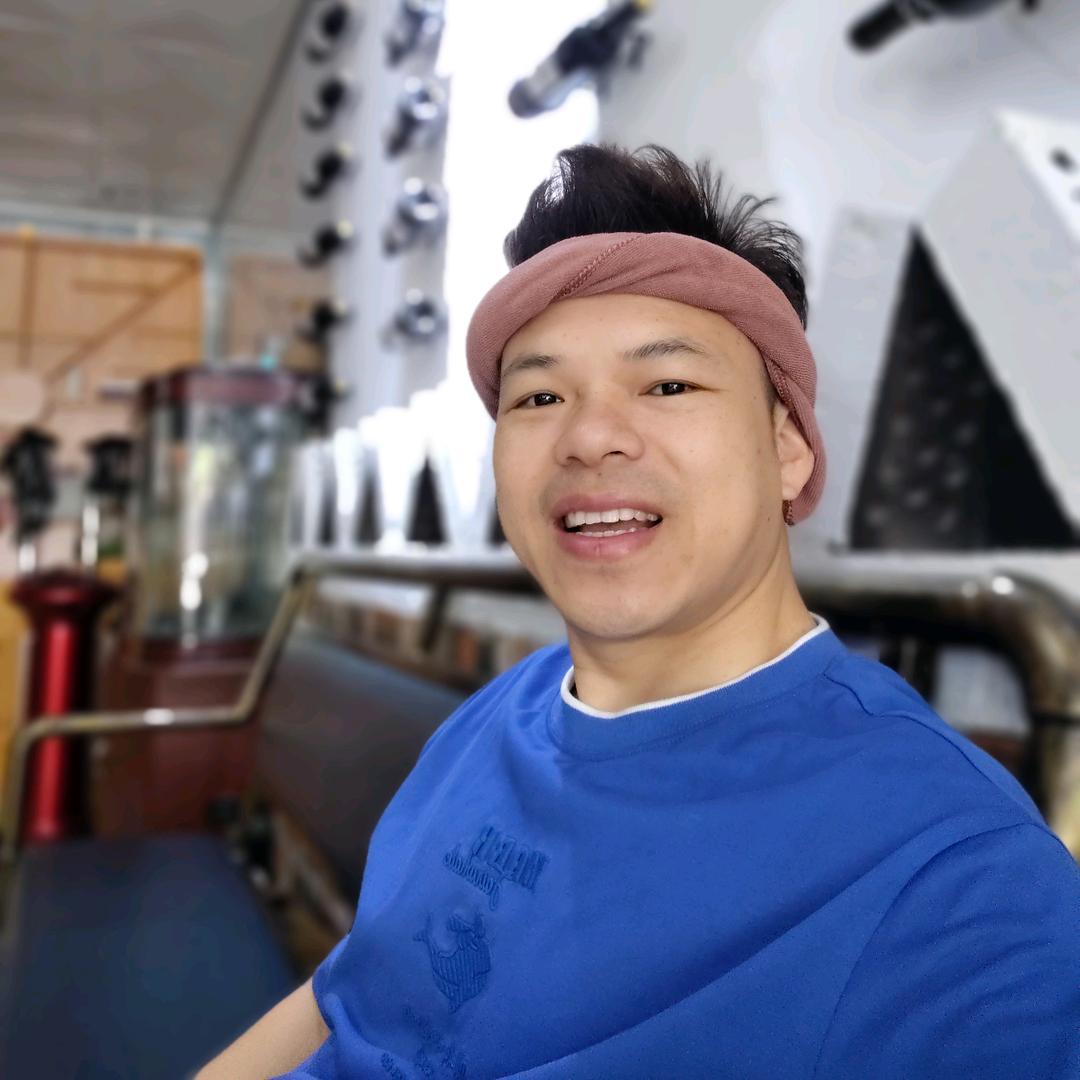 馒头哥（晚上11点到12点准时准点开播啦