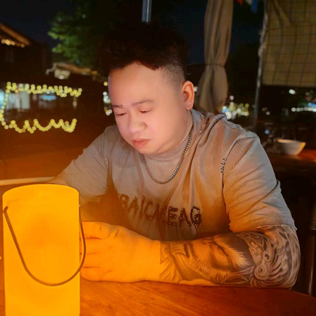 乾潭减龄发型设计师.大叔