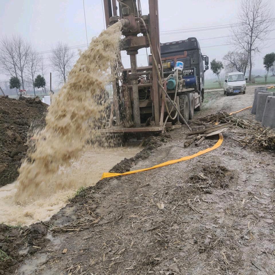 专业打桩，打深水井，降水井。