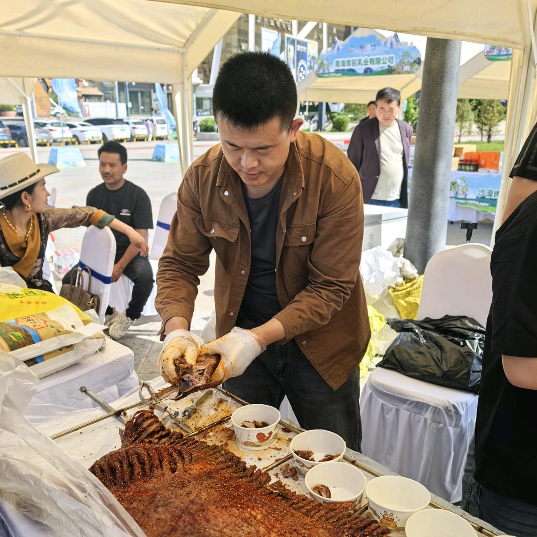 青海尕王师流动烤全羊