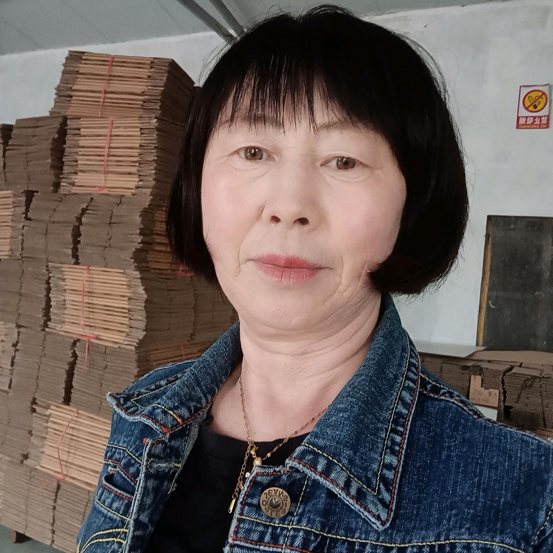 苹姐的纸箱生活