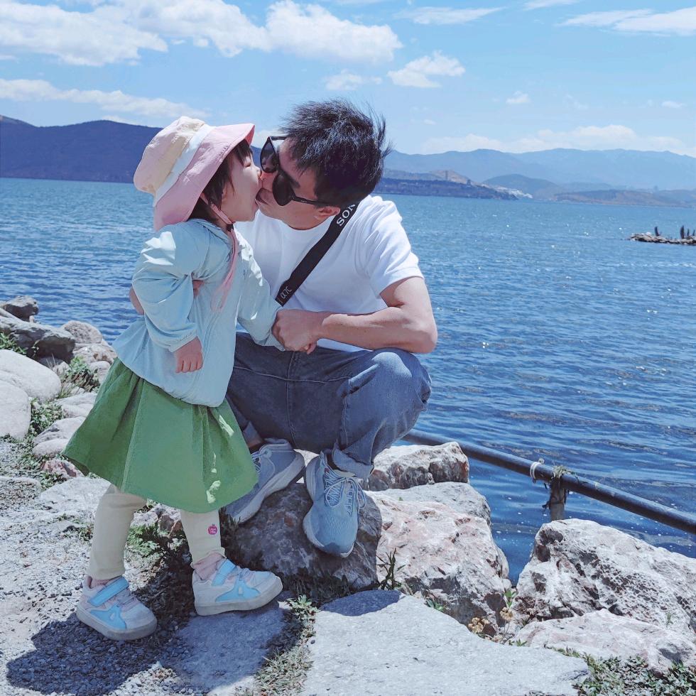 老苗饿惨了@抖音