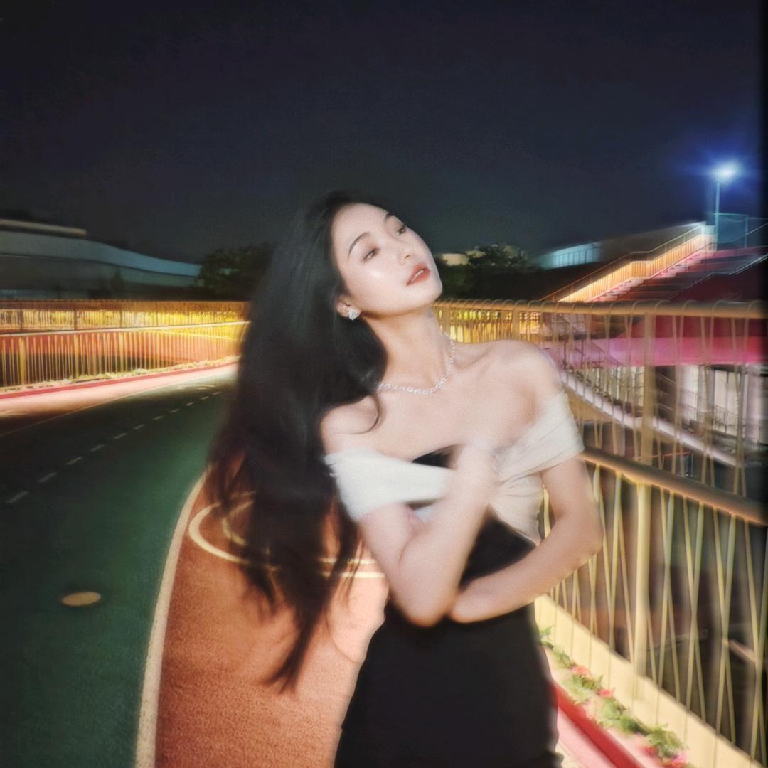 天台上偷喝汽水