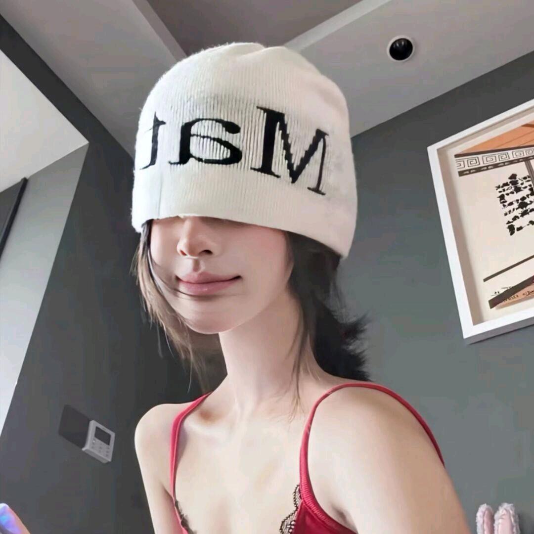 江婉依.