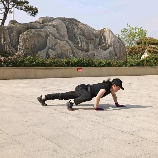 文文爬行锻炼