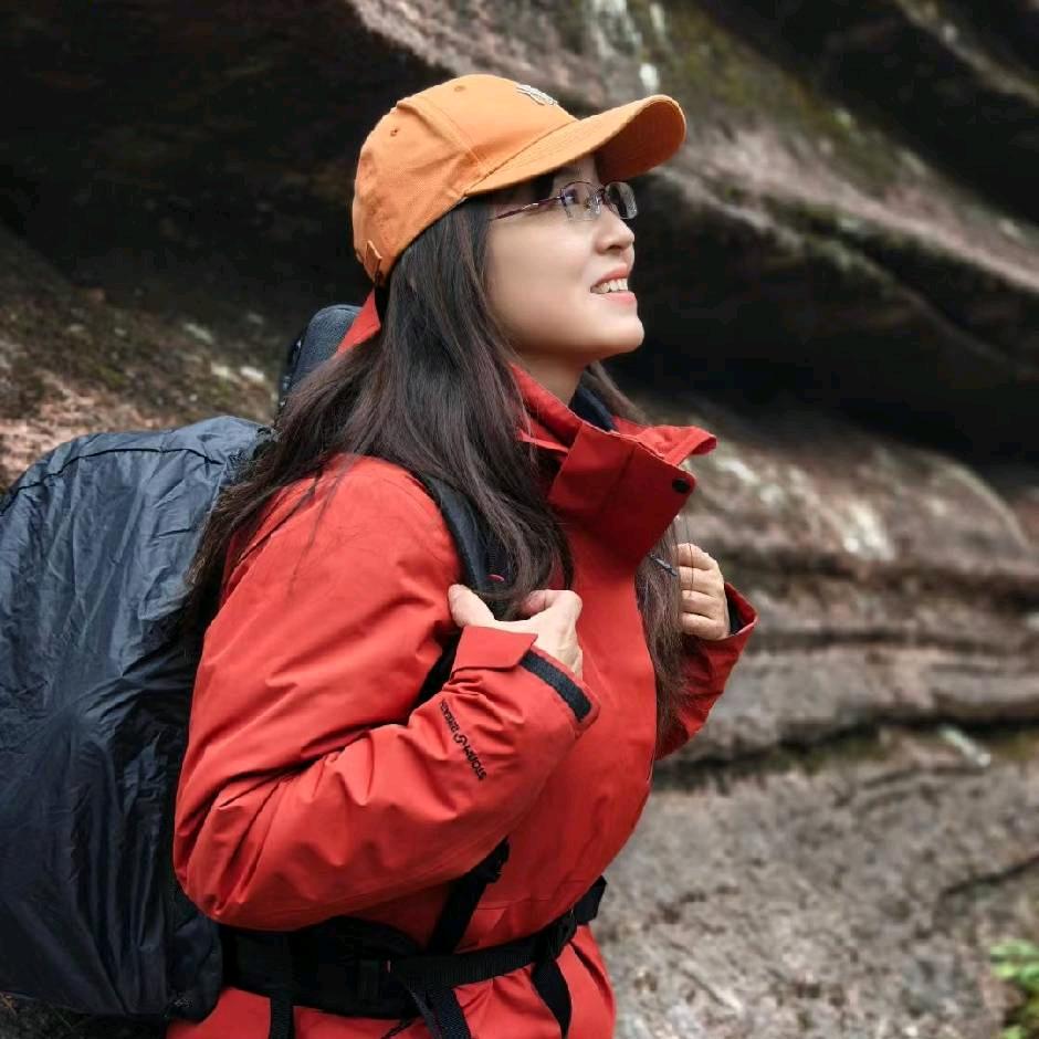 摄影女领队馨羽